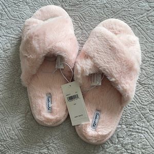 Faux Fur Crisscross Slippers